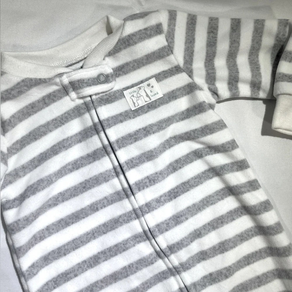 Carter’s Sleeper Baby White Gray